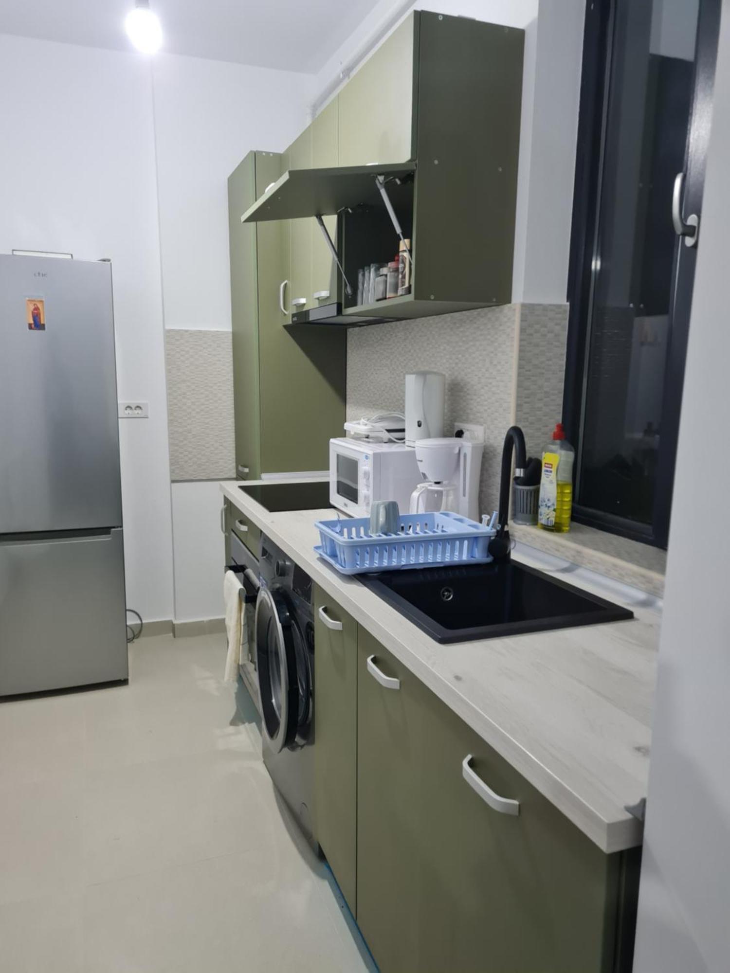 Deluxe 2 Bedroom With Balcony And Private Parking *